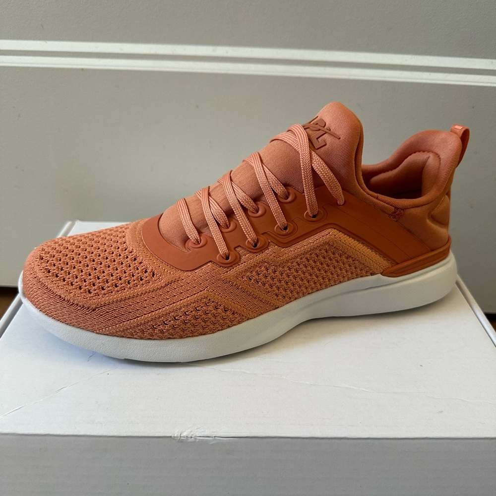 NIB APL Techloom Tracer Women’s 8 Terracotta Running Shoe